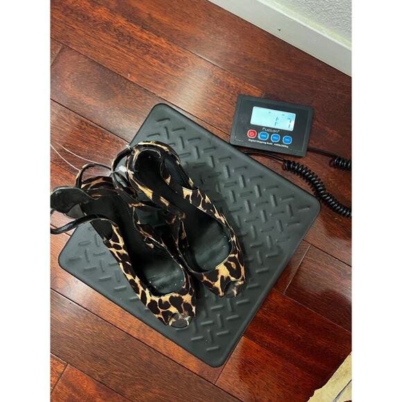 Guess leopard print peep toe high heels size 8.5 - Picture 7 of 7